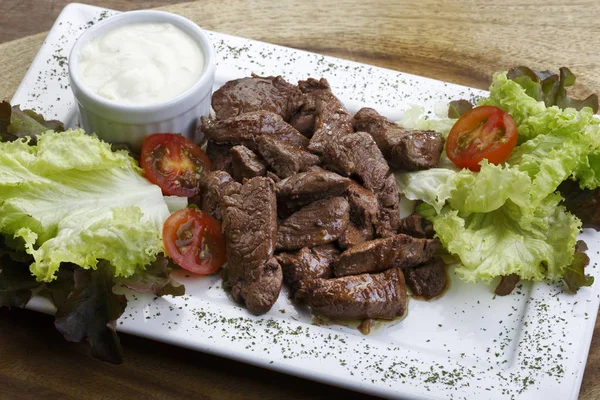 Geroosterde Gesneden Vlees Salade — Stockfoto