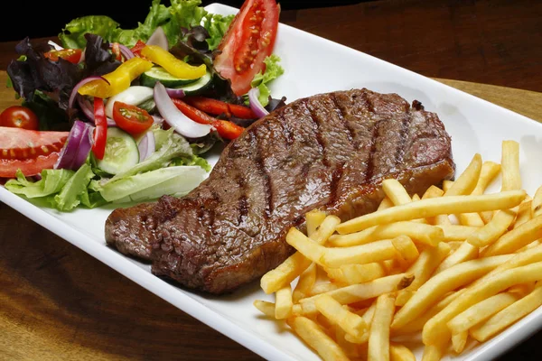 Steak Filet Avec Frites Salade — Photo