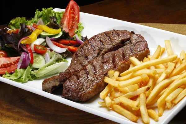 Filé Steak Sült Krumpli Salátával — Stock Fotó