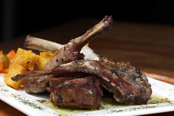 Costillas de cordero asadas — Foto de Stock