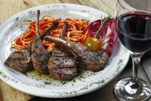 Costolette di agnello arrosto — Foto Stock