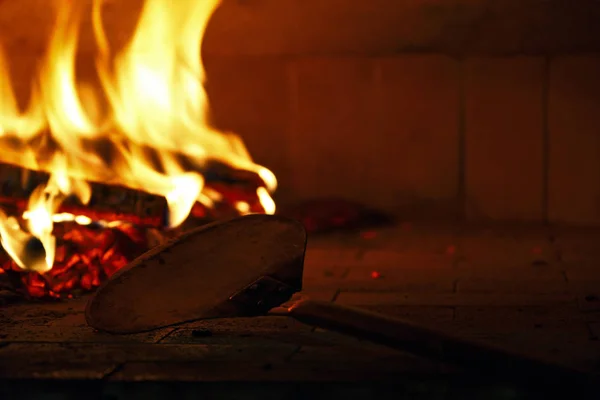 Wooden Oven Baking Pizza — Stock Photo, Image