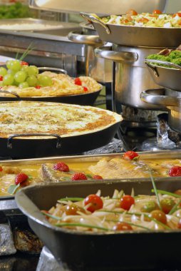 Self Servis Restoran, farklı yemekler görünümünü