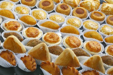 Çeşitli tipik Brezilya küçük tuzlu aperatifler