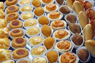 Çeşitli tipik Brezilya küçük tuzlu aperatifler