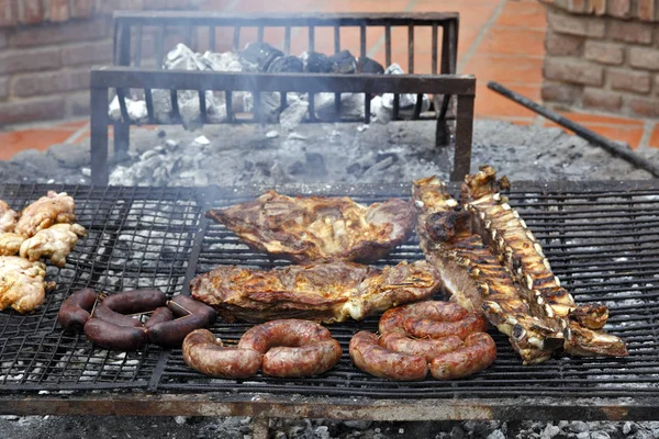 Sortimento Salsichas Churrasco Carne Diferente Grelha — Fotografia de Stock