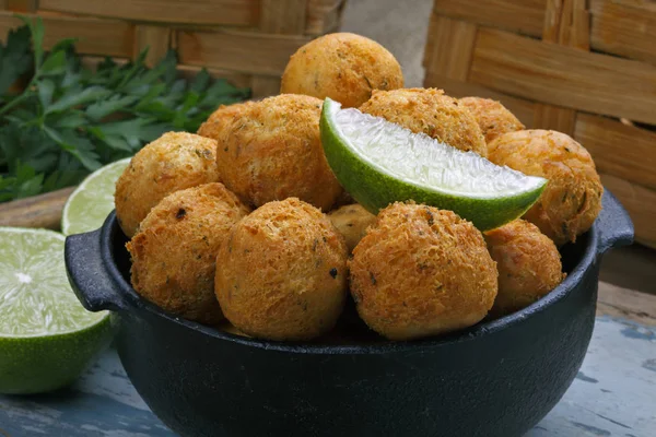 Bolinhos Bacalhau Deliciosos Com Limão — Fotografia de Stock