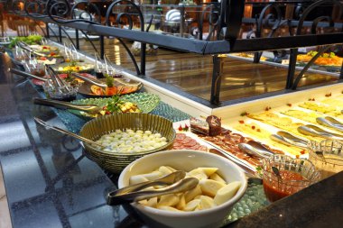 Self Servis Restoran, farklı yemekler görünümünü