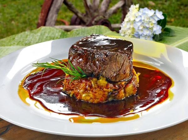 Filet Mignon Maker Con Salsa Legno — Foto Stock