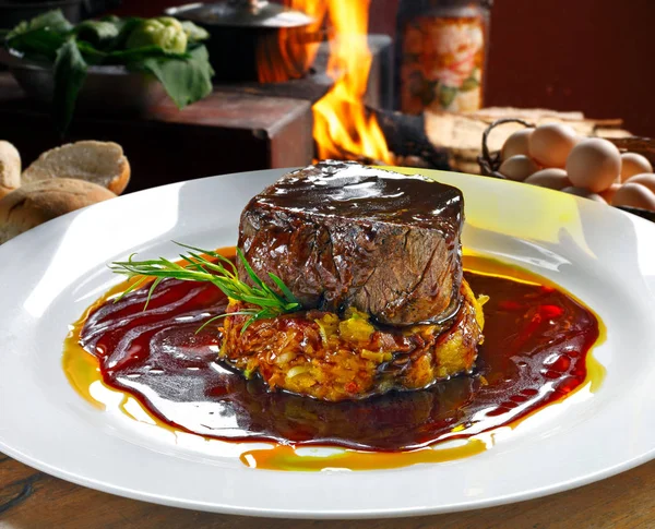 Filet Mignon Maker Con Salsa Legno — Foto Stock