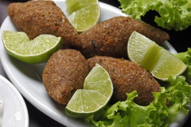 Arapça et iştah açıcı İçli köfte