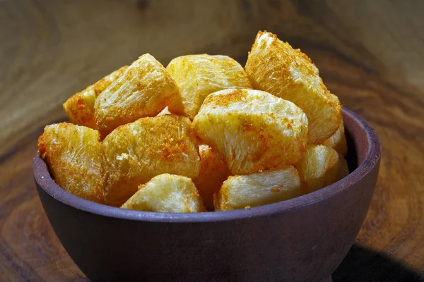 Cassava Comida Tradicional Brasileira Prato Escuro Vista Perto — Fotografia de Stock