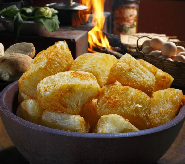 Cassava Comida Tradicional Brasileira Prato Escuro Vista Perto — Fotografia de Stock