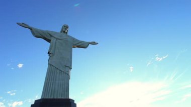 Rio De Janeiro Brezilya - De Aralık 2017 yaklaşık: İsa'nın kurtarıcı, heykel Corcovado üstüne.