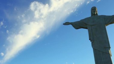 Rio De Janeiro Brezilya - De Aralık 2017 yaklaşık: İsa'nın kurtarıcı, heykel Corcovado üstüne.