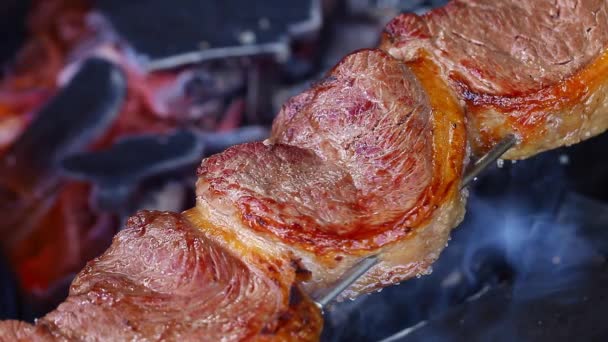 Picanha 伝統的なブラジルの牛肉のカット — ストック動画