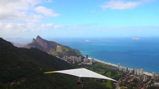 Voo Asa Delta Pedra Bonita Rio Janeiro — Vídeo de Stock