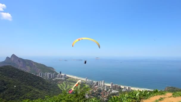 Vlucht Van Het Zweefvliegtuig Hang Pedra Bonita Rio Janeiro — Stockvideo