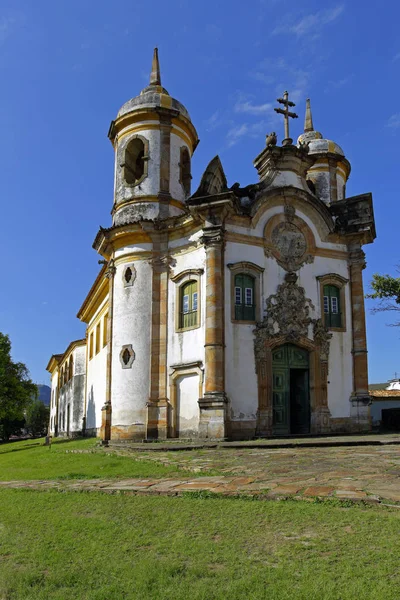オウロ ミナス ジェライス州ブラジルでのユネスコの世界遺産都市の教会デ フランシスコ アッシス ビュー — ストック写真