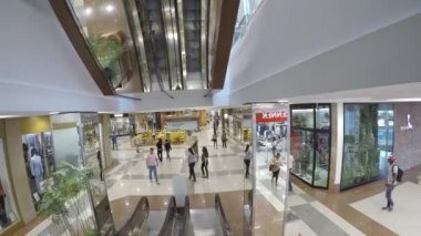 Sao Paulo, Brezilya - Ocak 2014: Jk Iguatemi Shopping Mall, Sao Paulo, Brezilya.