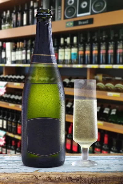 Şarap Şampanya Kadehi Şişe Üzerinde Tablo — Stok fotoğraf