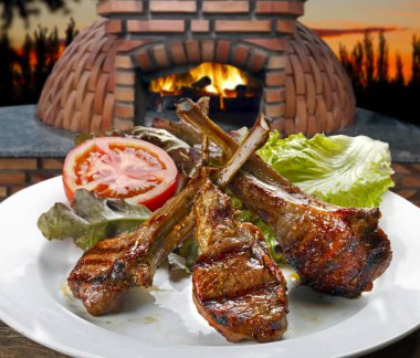 Kızarmış kuzu kaburga görünümünü yakın çekim