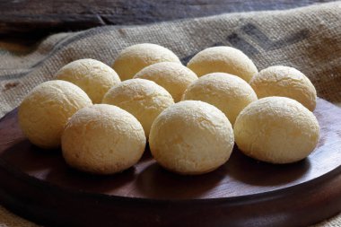 taze pişmiş peynir ekmek görmek