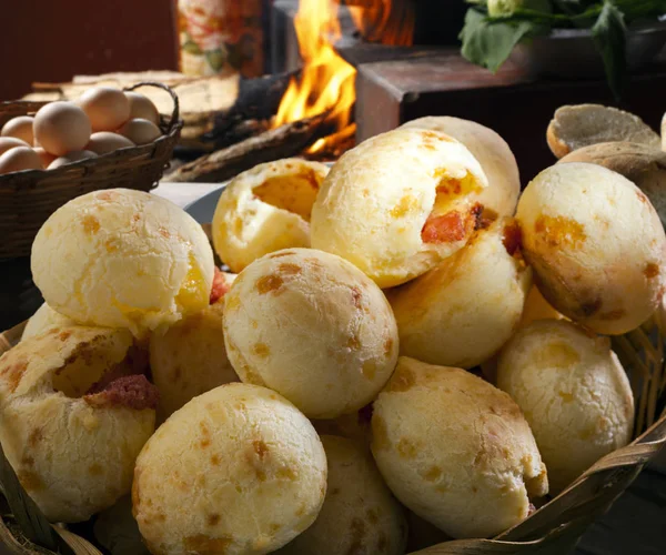 Snack brasileño, pan de queso tradicional —  Fotos de Stock