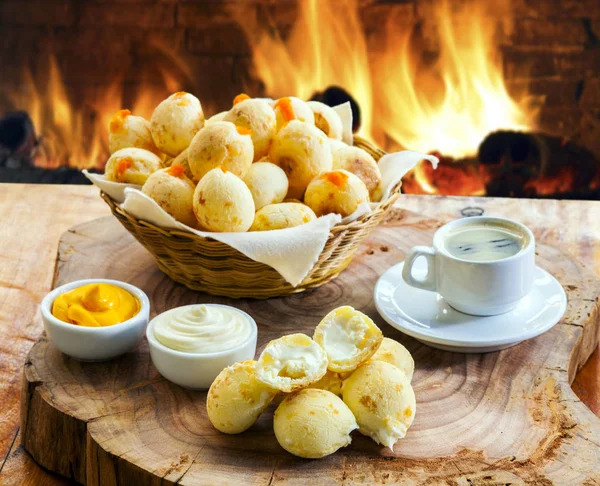 Snack brasileño, pan de queso tradicional —  Fotos de Stock