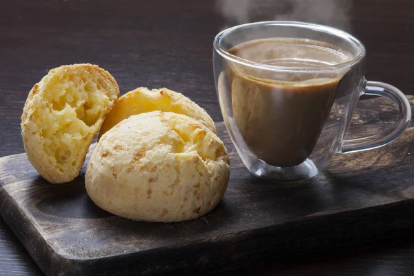 Brazilian snack, traditional cheese bread — Stock Photo, Image