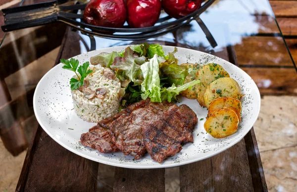 Steak Boeuf Aux Pommes Terre Riz — Photo