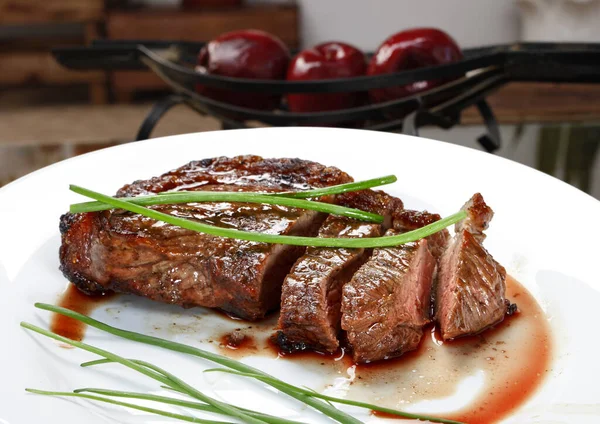 Čerstvé Grilované Maso Grilovaný Hovězí Steak — Stock fotografie