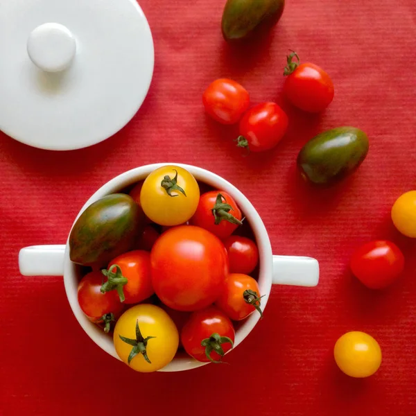 Kleurrijke tomaten — Stockfoto