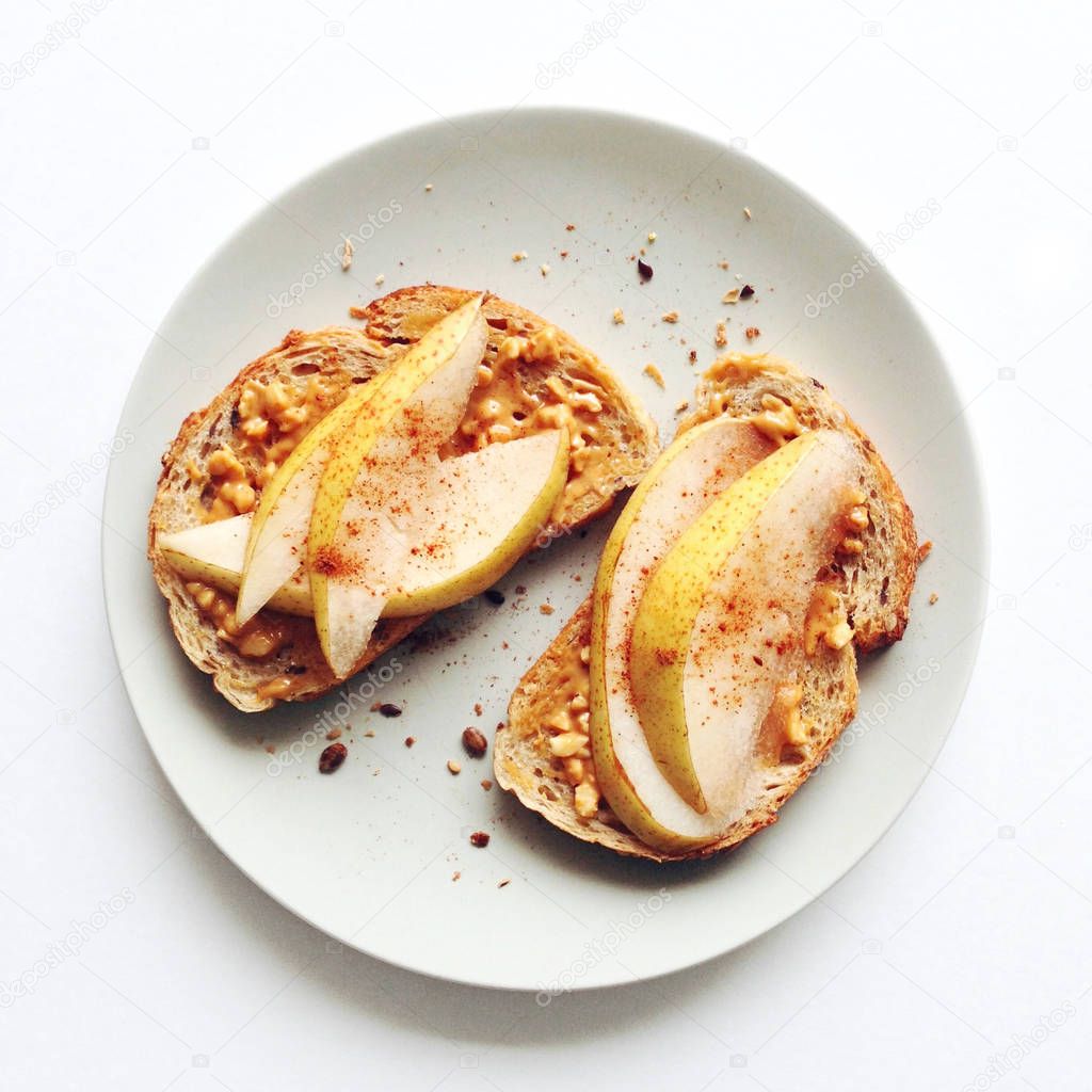 Pear toasts 