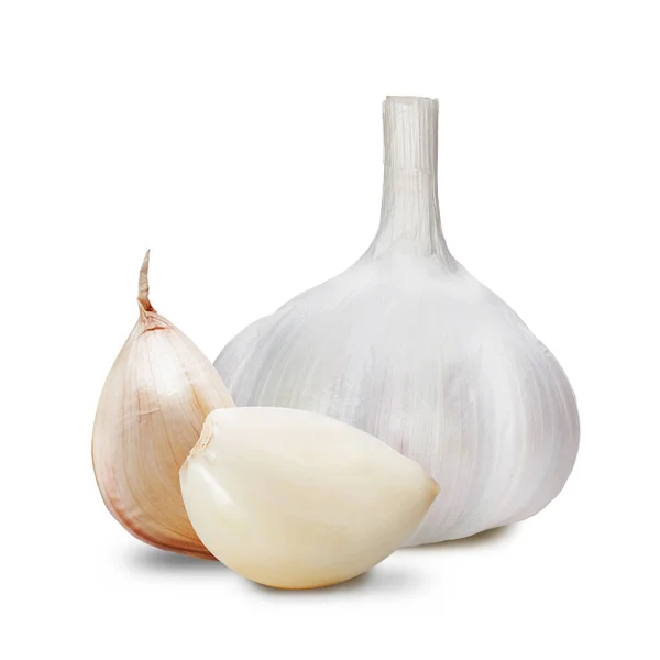 Knoblauch mit Nelke isoliert auf weißem Hintergrund. — Stockfoto