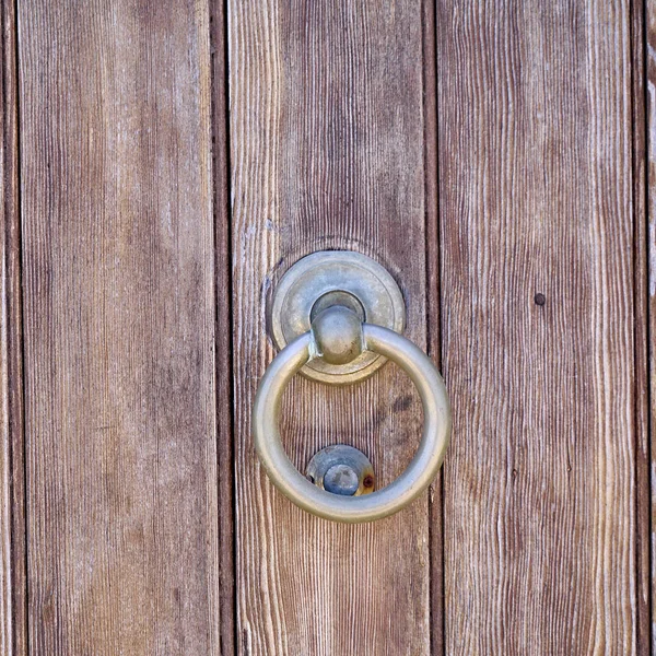 Vintage wooden door handle — Stock Photo, Image