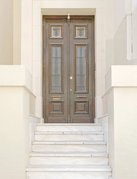 Афины Греция, вход в винтажный дом , — стоковое фото