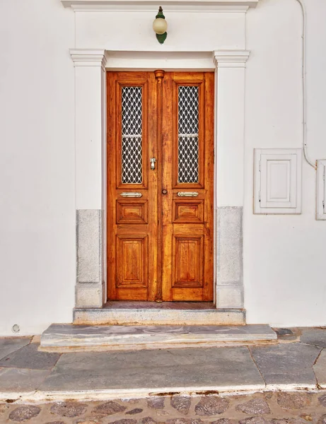 Grécia, porta de madeira vintage — Fotografia de Stock