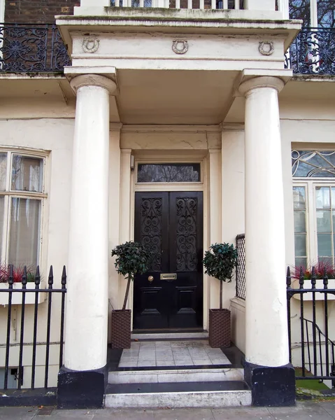 London Vintage House Entrance Dark Door Columns — Stock Photo, Image