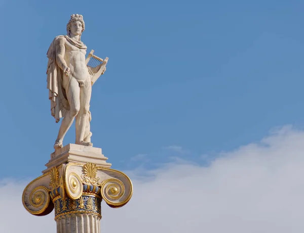 Statua Apollo Sfondo Blu Cielo Antico Dio Greco Delle Arti — Foto Stock