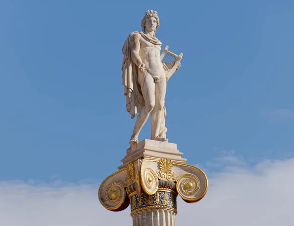 Atenas Grécia Apollo Estátua Fundo Azul Céu Deus Grego Antigo — Fotografia de Stock