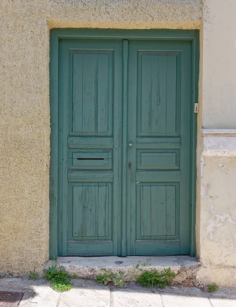 Una Puerta Verde Simple Atenas Grecia Barrio Anafiotika — Foto de Stock