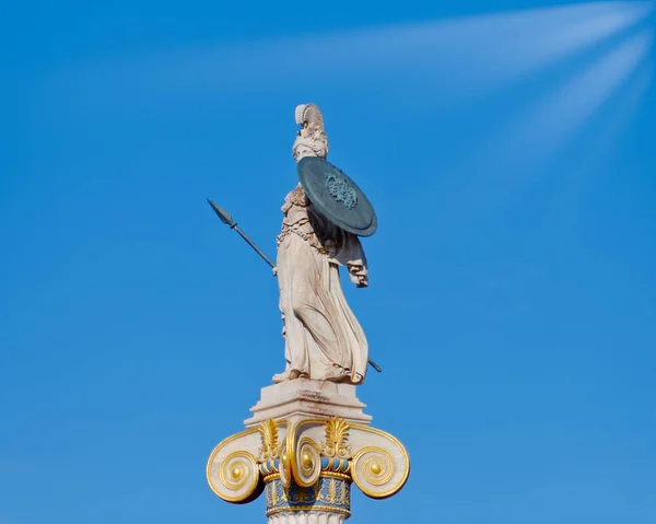 Estátua Atena Antiga Deusa Grega Ciência Sabedoria Céu Azul Cristalino — Fotografia de Stock