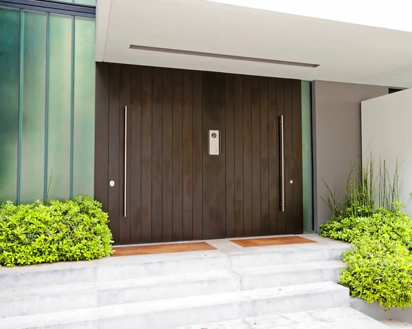 Contemporary Elegant House Entrance Dark Wood Door Athens Greece — Stock Photo, Image