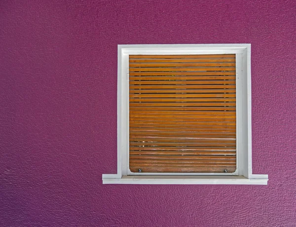 Wooden Rolling Shutters Window Colorful Violet Painted Wall — Stock Photo, Image