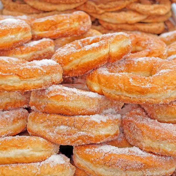 Loukouma Pila Bagels Redondos Dulces Griegos Tradicionales Con Azúcar — Foto de Stock