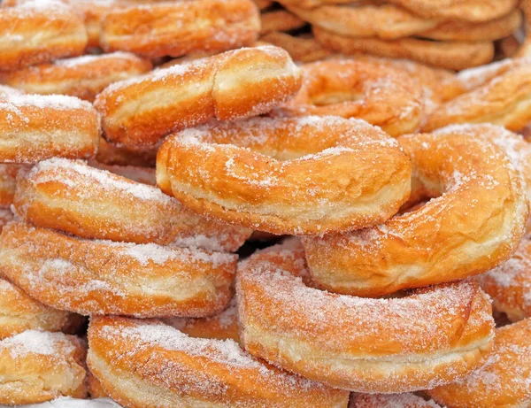 Loukouma Stapel Traditionele Griekse Zoete Ronde Bagels Met Suiker — Stockfoto