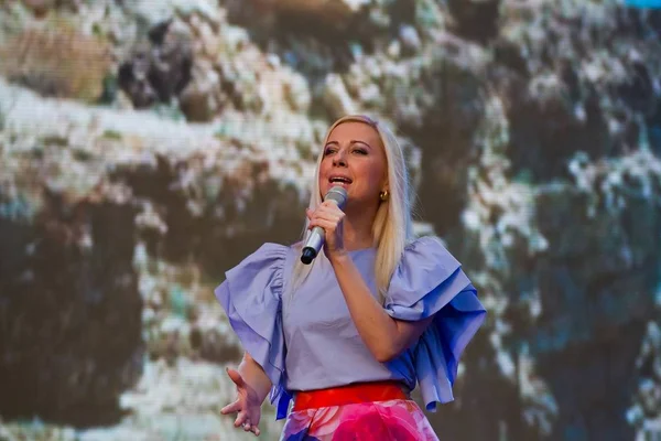 Inspirationally Tonya Matvienko Iyi Bilinen Ukraynalı Şarkıcı Şarkı Söylüyor Pobuzke — Stok fotoğraf