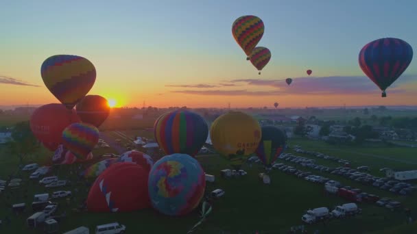 Widok Lotu Ptaka Wystrzelenie Balonów Gorące Powietrze Festiwalu Balonów Wschodzie — Wideo stockowe