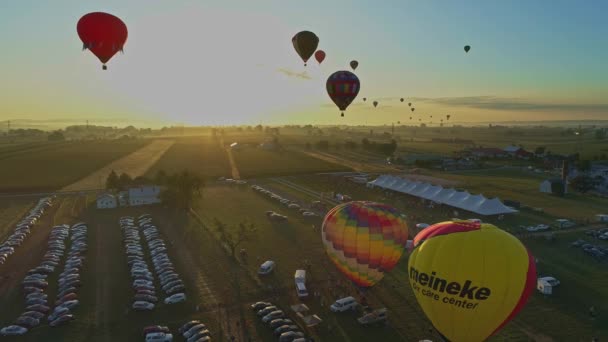 Aerial View Morning Launch Hot Air Léggömbök Egy Léggömb Fesztiválon — Stock videók